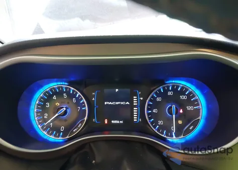 2018 Chrysler Pacifica Touring L из США, поврежденный, VIN 2C4RC1BG6JR258769